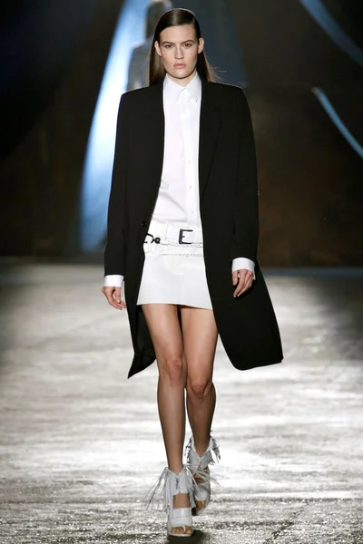 Look 1